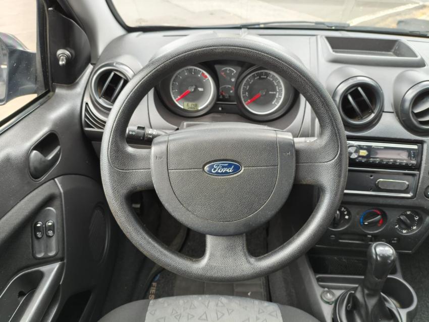 FORD Fiesta Sedan - Foto