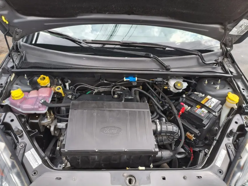 FORD Fiesta Sedan - Foto