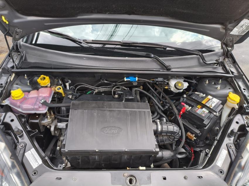 FORD Fiesta Sedan - Foto