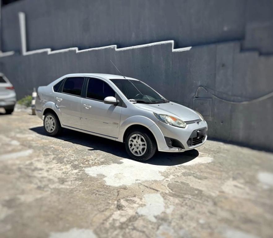 FORD Fiesta Sedan