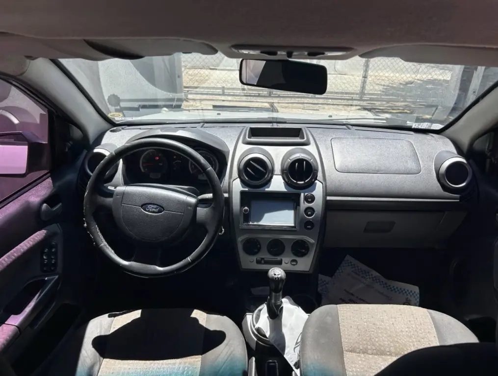 FORD Fiesta Sedan - Foto