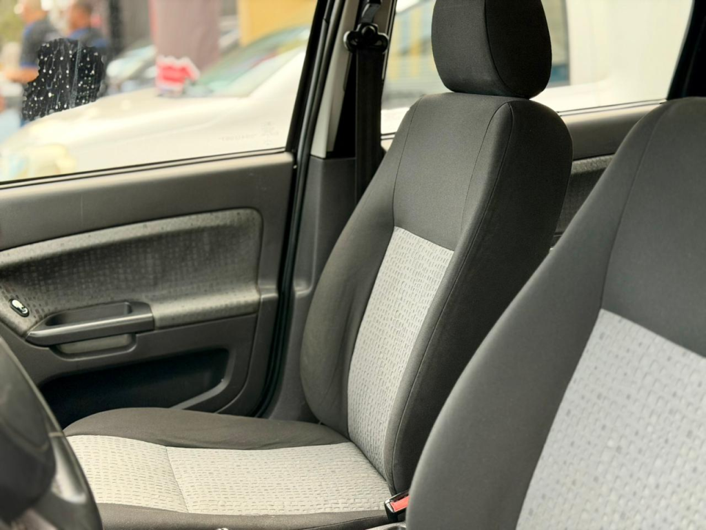 FORD Fiesta Sedan - Foto