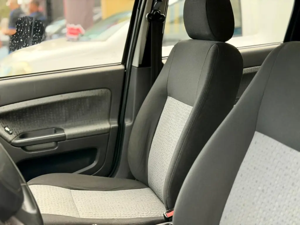 FORD Fiesta Sedan - Foto