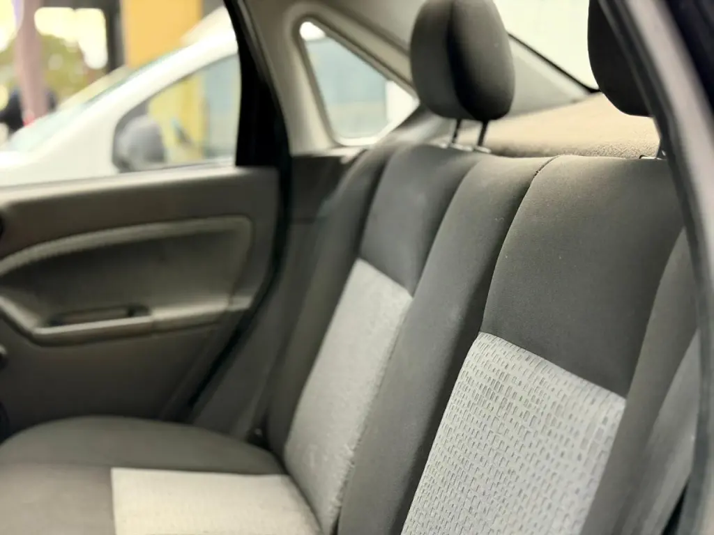 FORD Fiesta Sedan - Foto