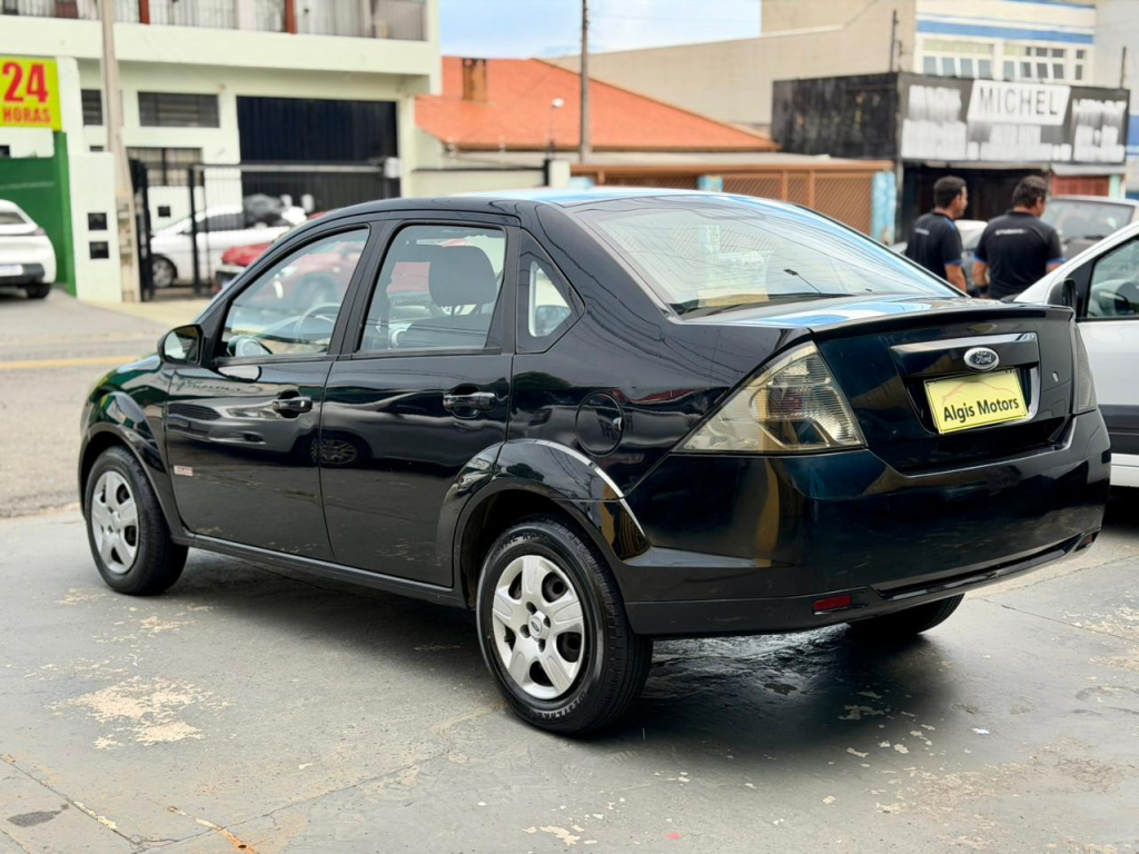FORD Fiesta Sedan - Foto