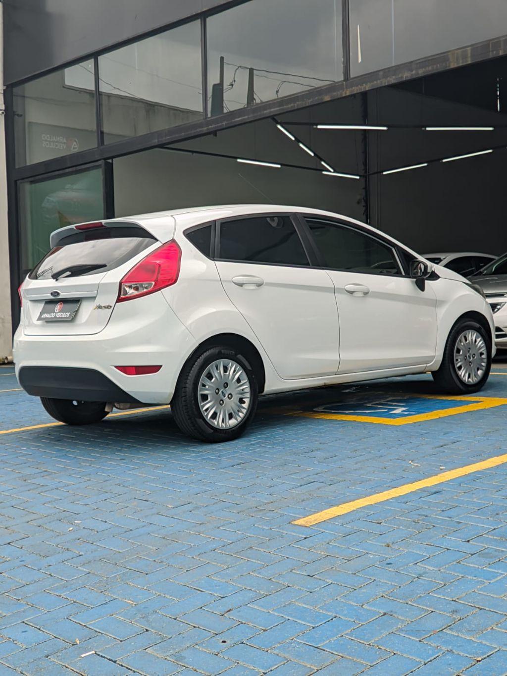 FORD Fiesta Sedan - Foto