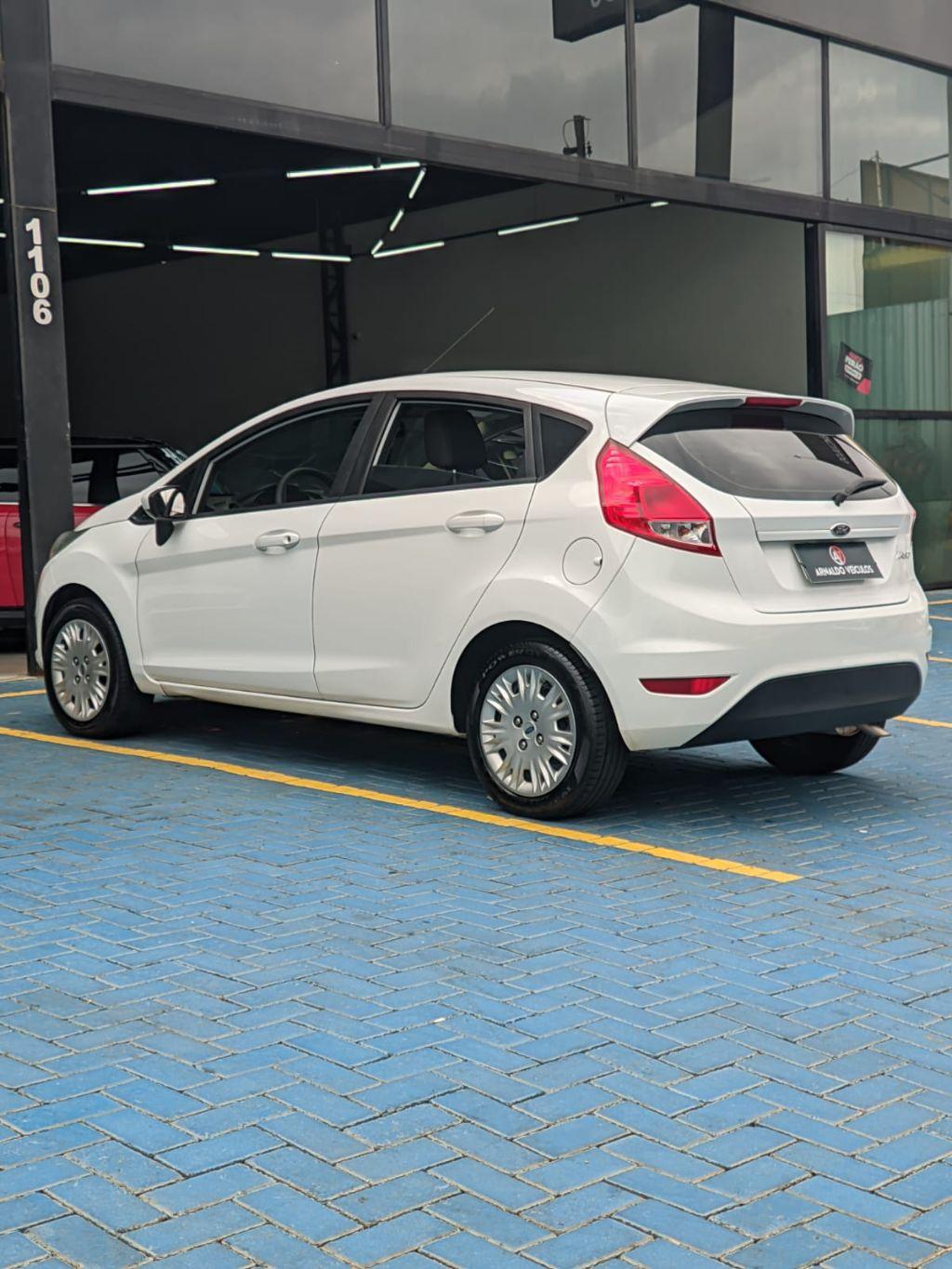 FORD Fiesta Sedan - Foto