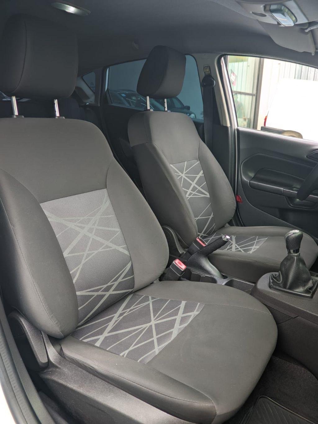 FORD Fiesta Sedan - Foto