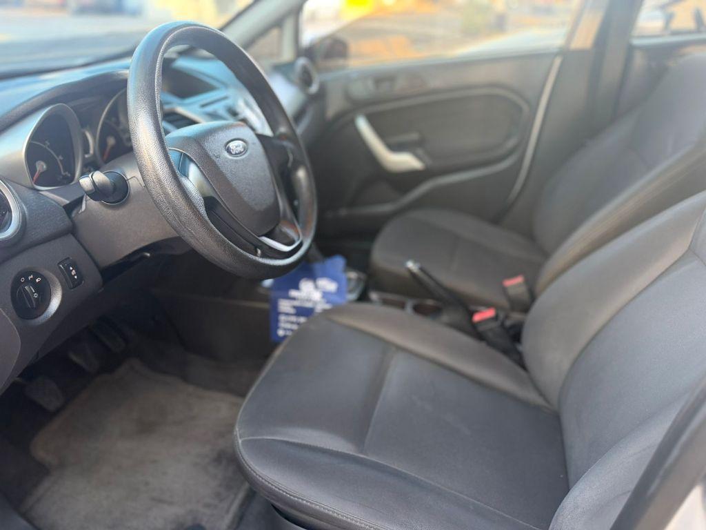 FORD Fiesta Sedan - Foto