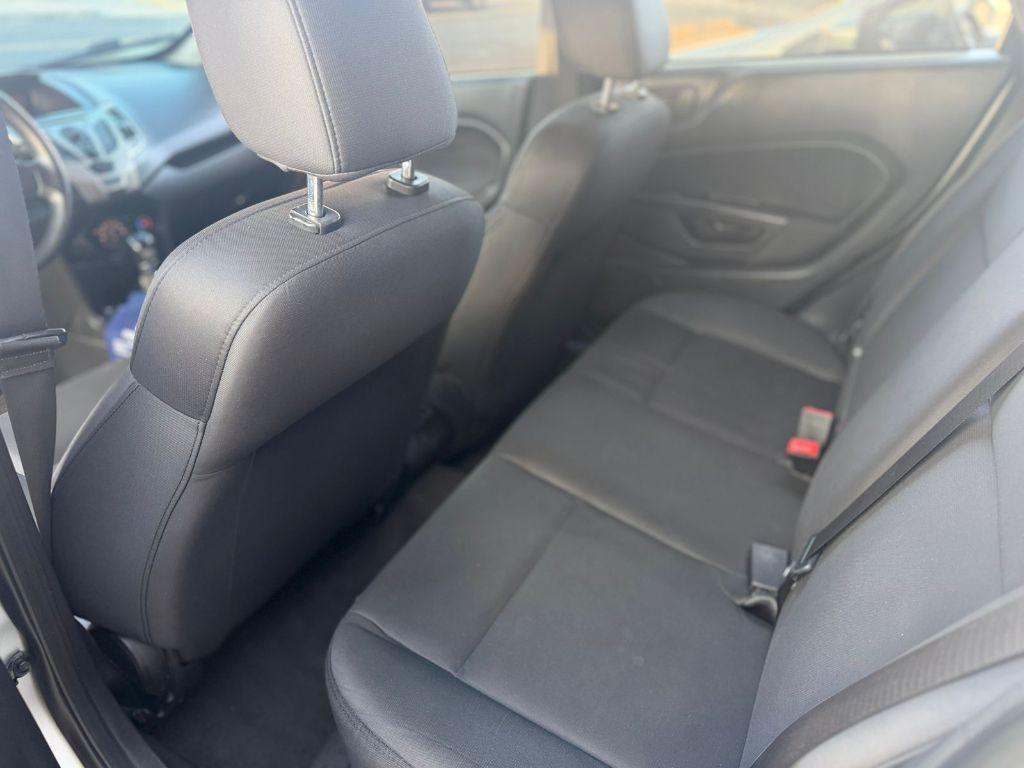 FORD Fiesta Sedan - Foto