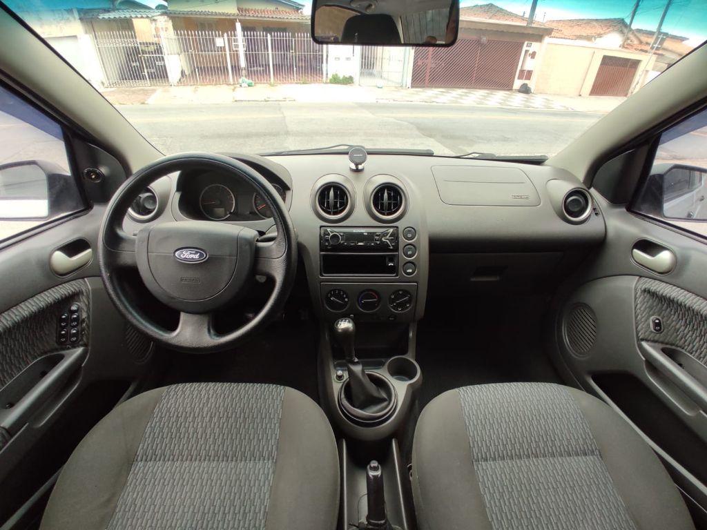 FORD Fiesta Sedan - Foto