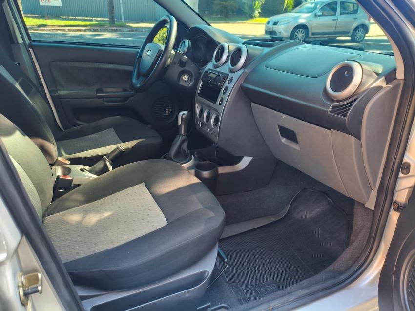 FORD Fiesta Sedan - Foto