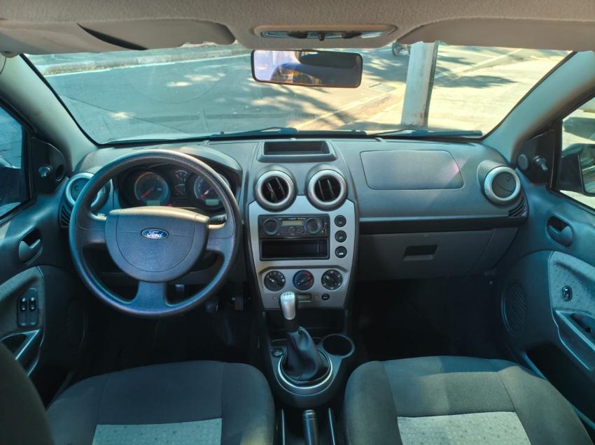 FORD Fiesta Sedan - Foto