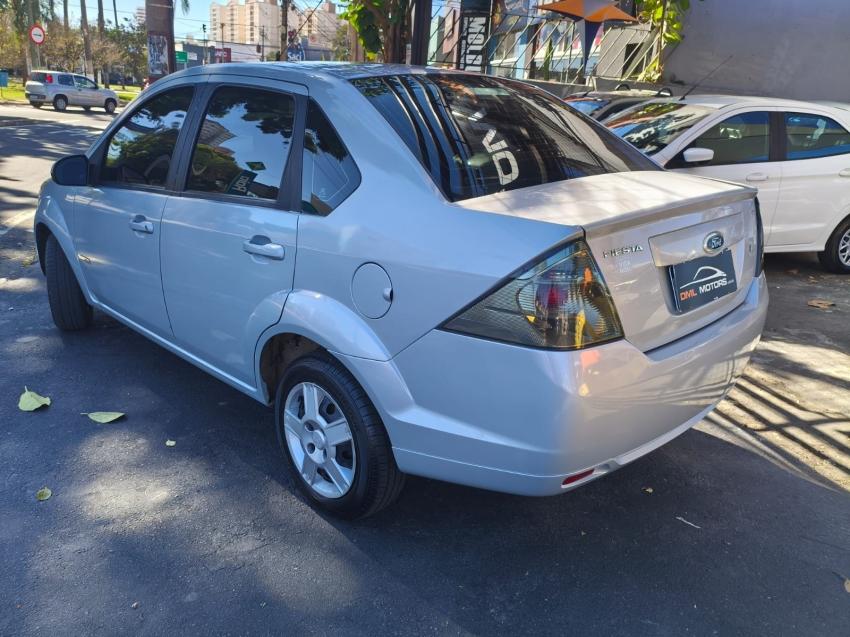 FORD Fiesta Sedan - Foto