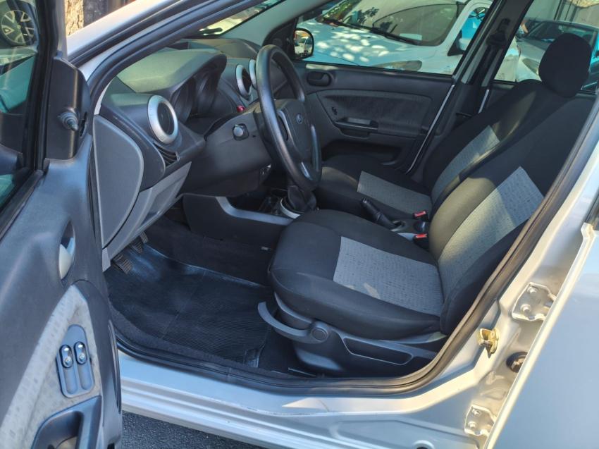 FORD Fiesta Sedan - Foto