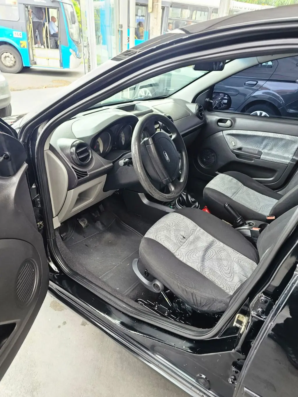 FORD Fiesta Sedan - Foto