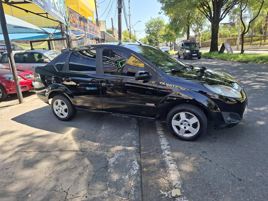 FORD Fiesta Sedan - Foto