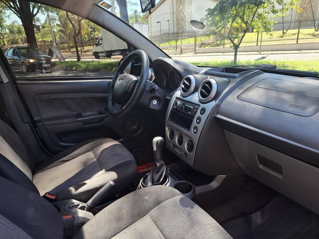 FORD Fiesta Sedan - Foto