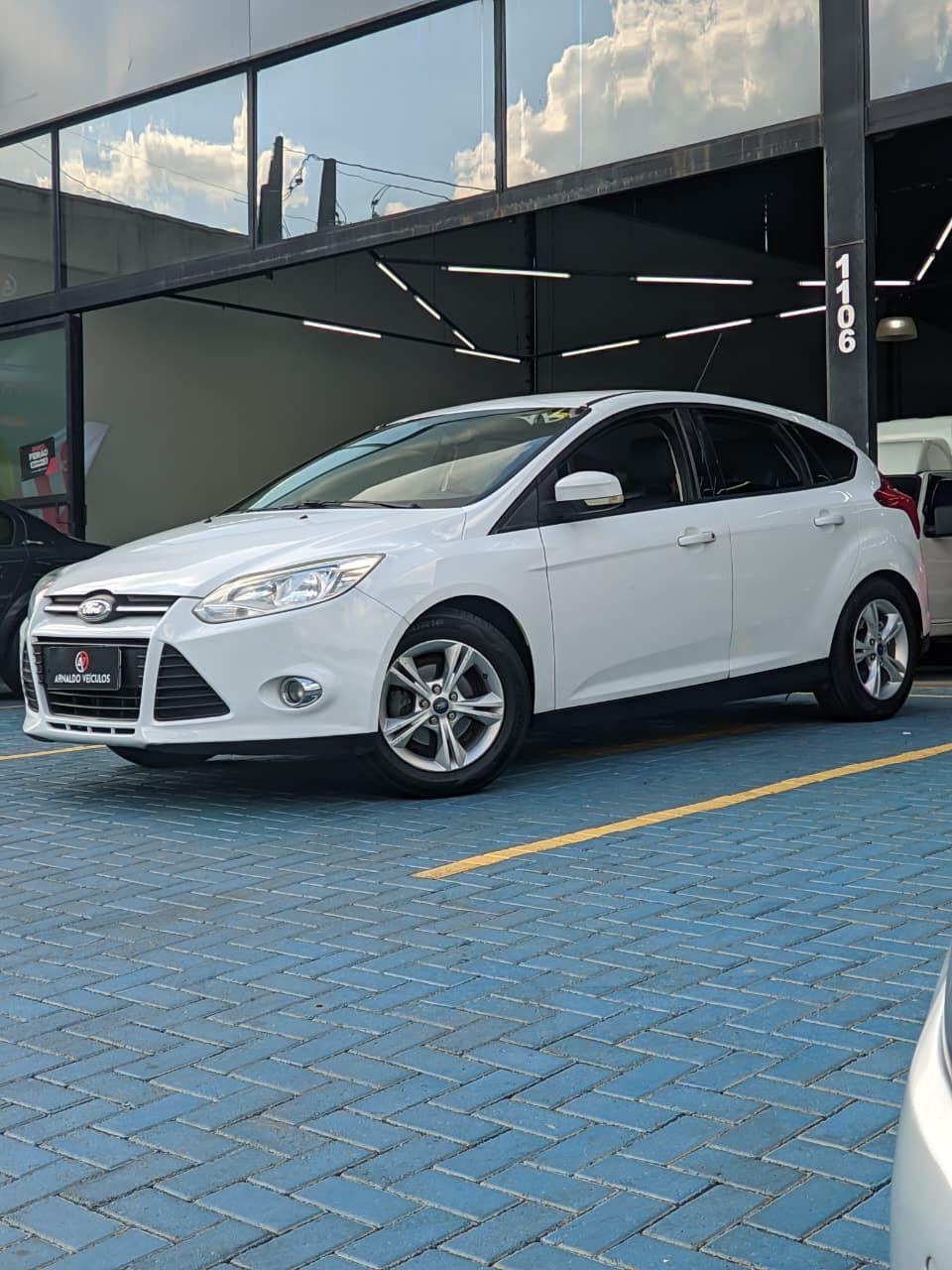 FORD Focus Hatch - Foto