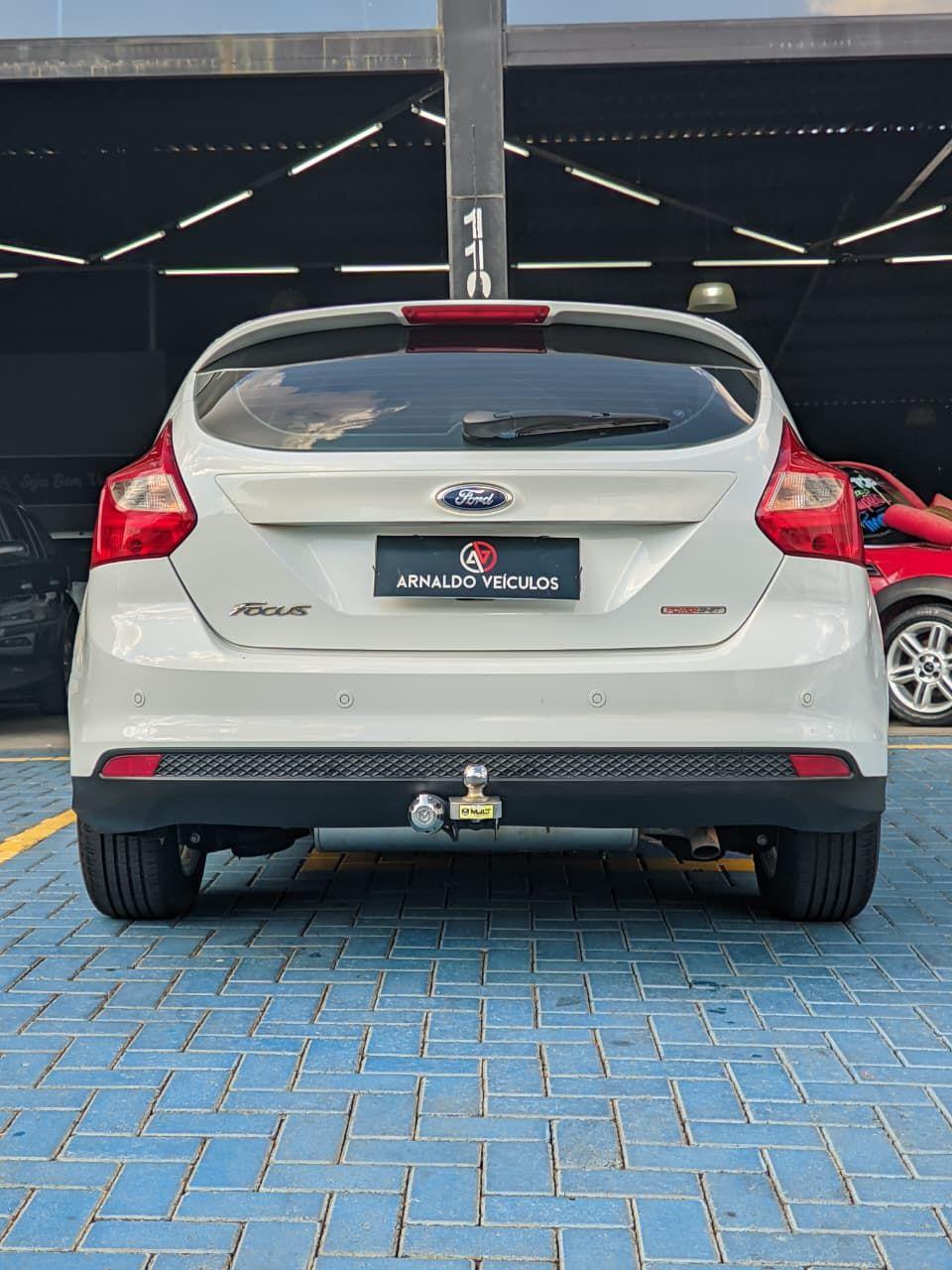 FORD Focus Hatch - Foto