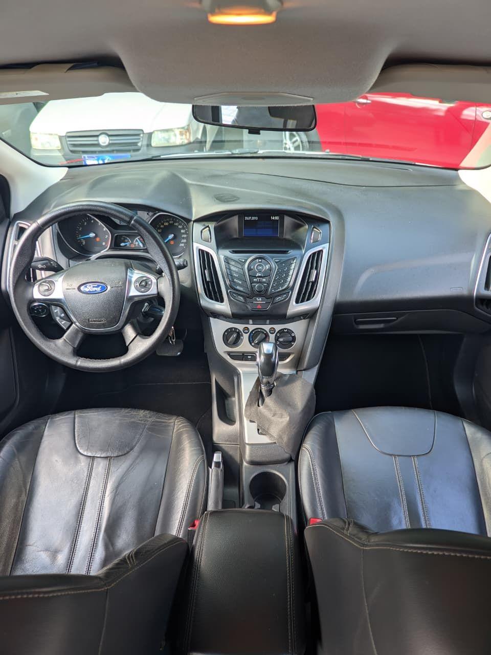 FORD Focus Hatch - Foto