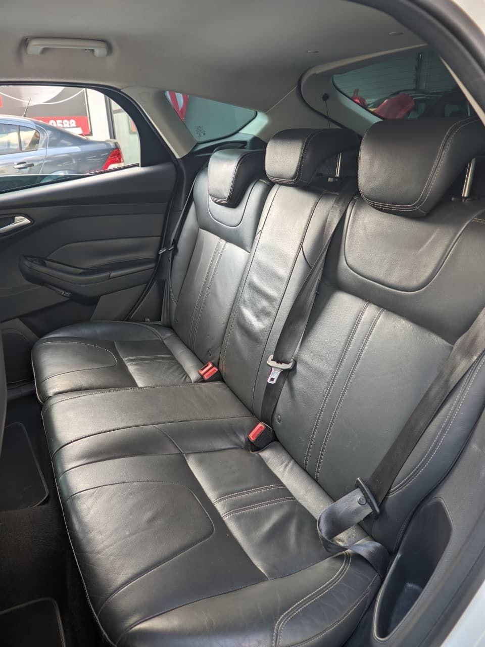 FORD Focus Hatch - Foto