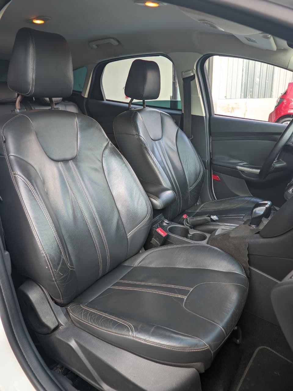 FORD Focus Hatch - Foto