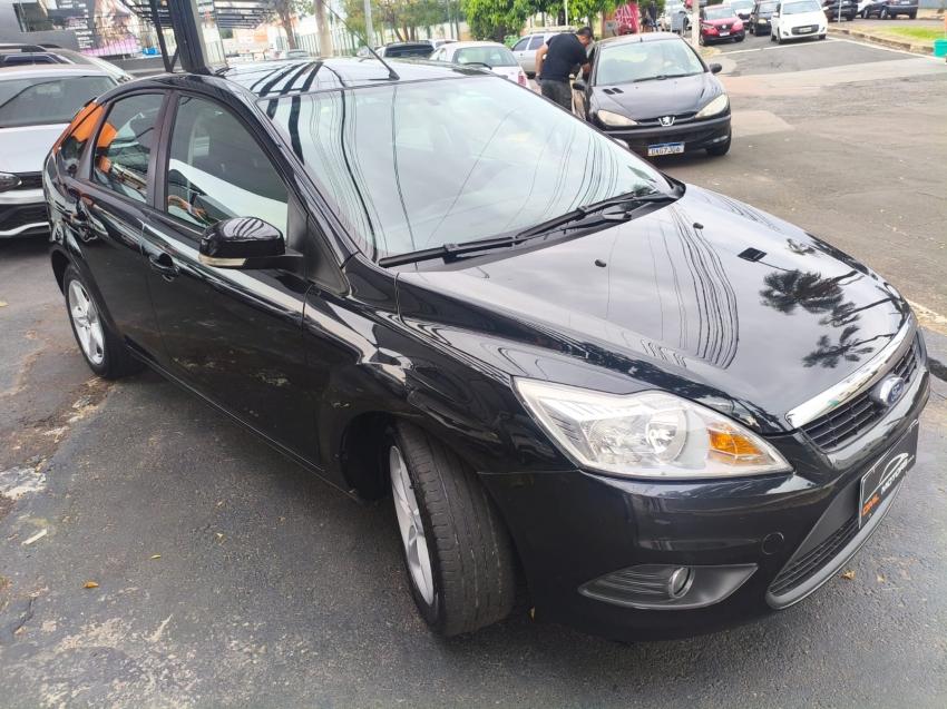 FORD Focus Hatch - Foto