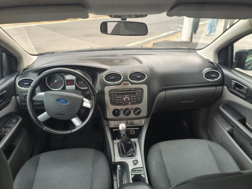 FORD Focus Hatch - Foto