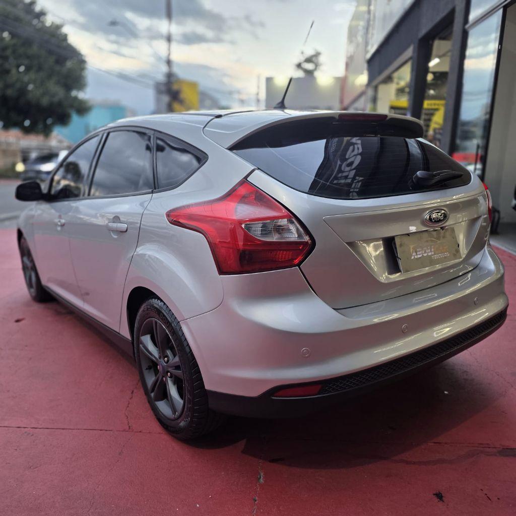 FORD Focus Hatch - Foto