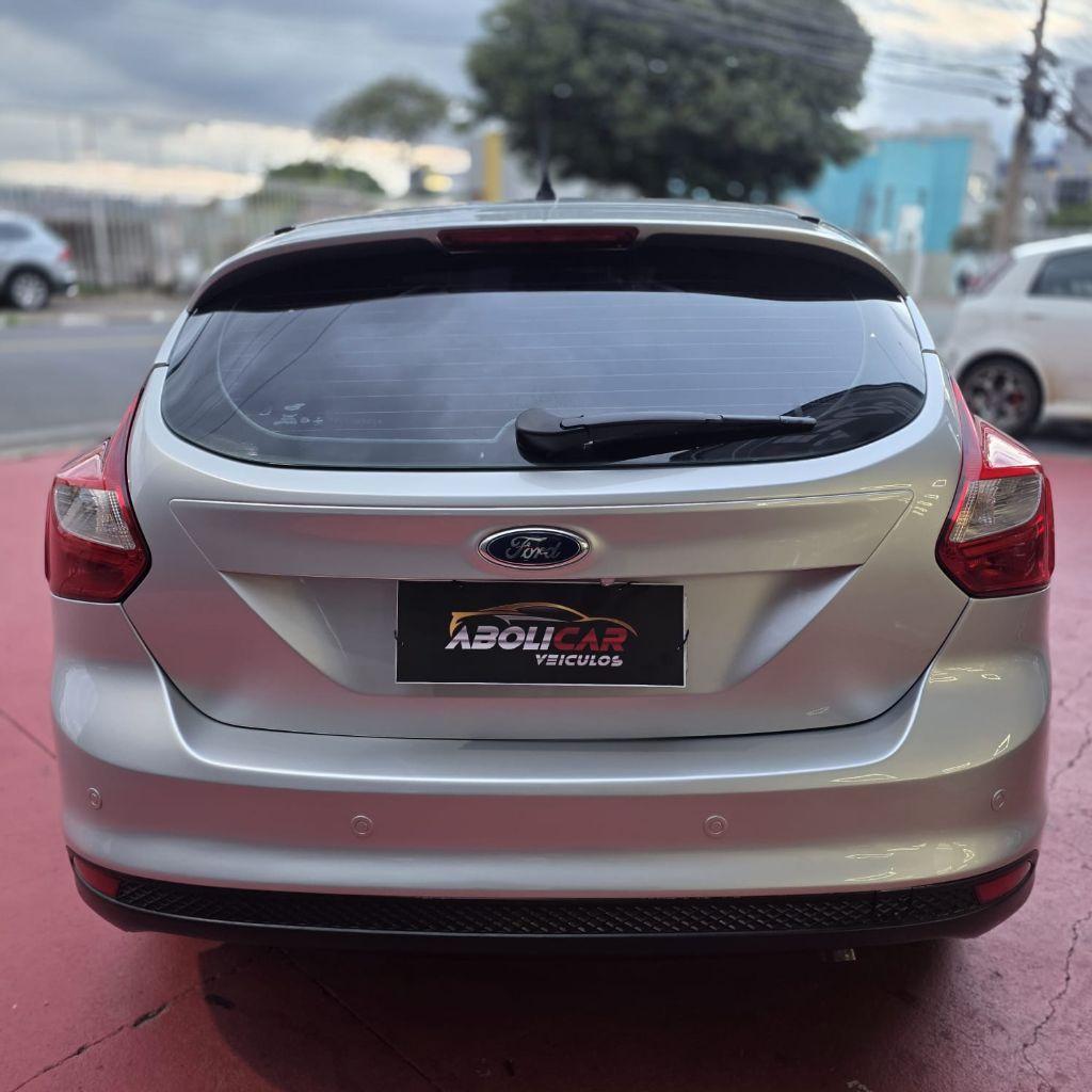 FORD Focus Hatch - Foto