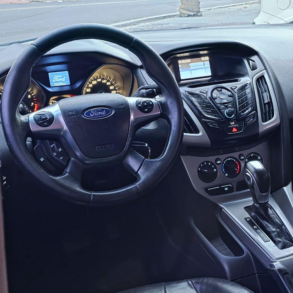 FORD Focus Hatch - Foto