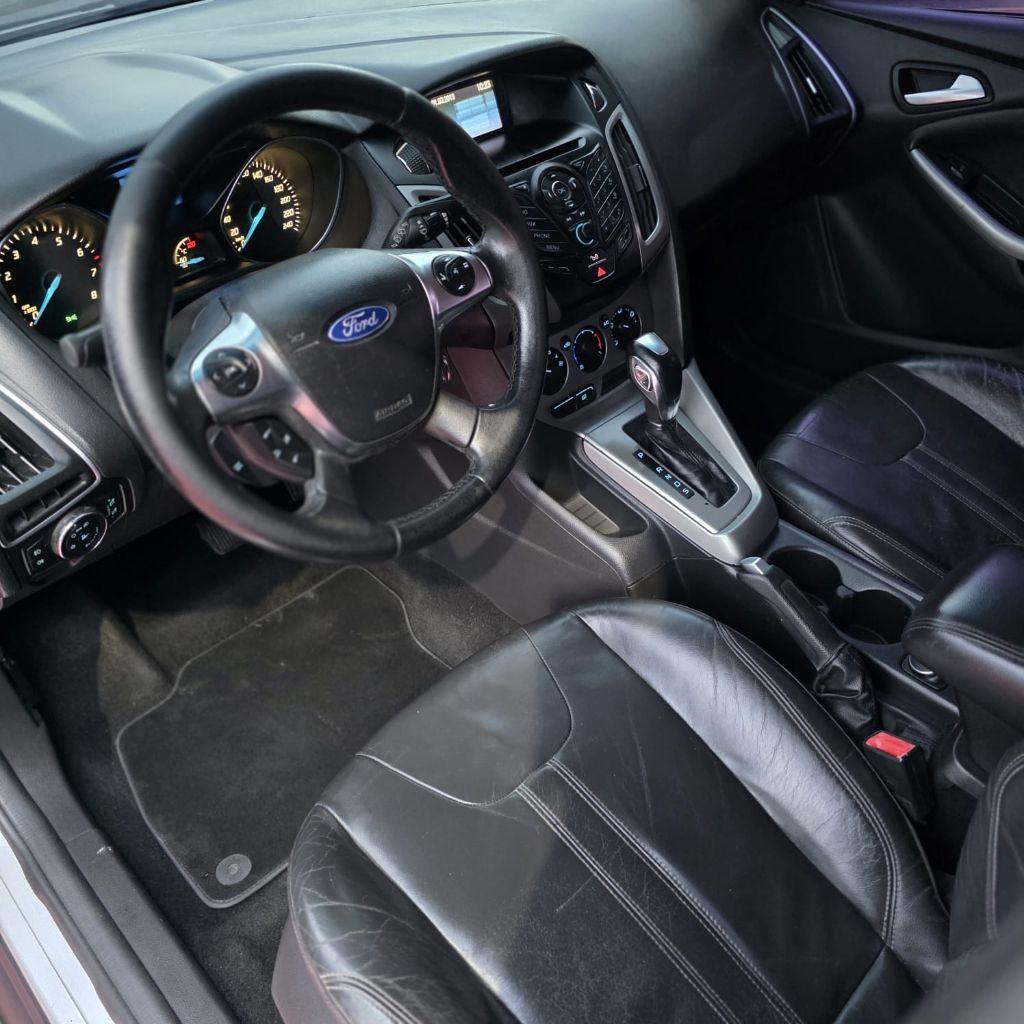 FORD Focus Hatch - Foto