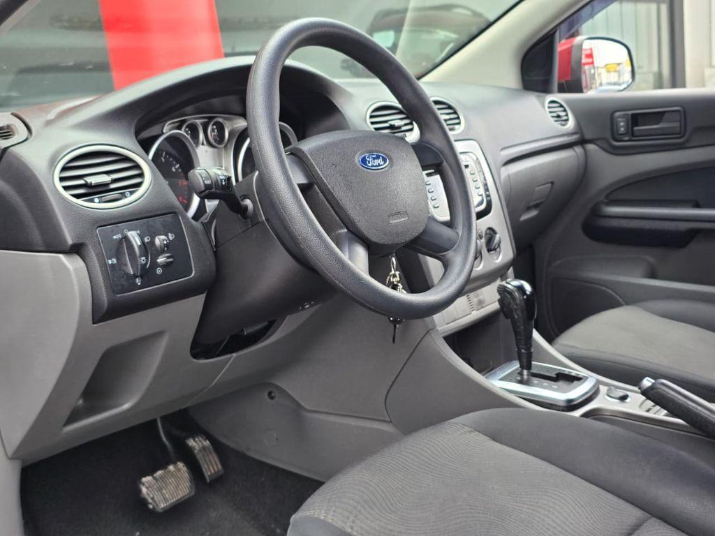 FORD Focus Hatch - Foto