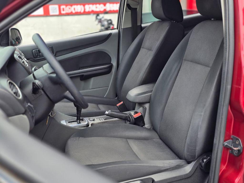 FORD Focus Hatch - Foto