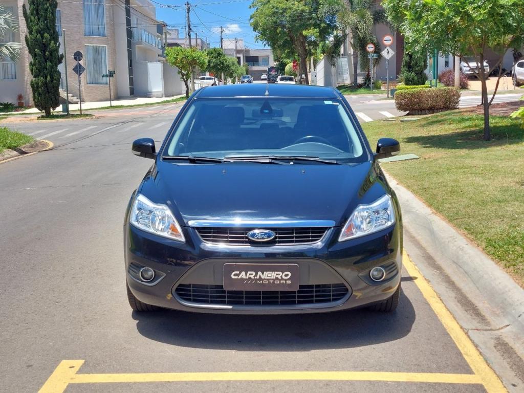 FORD Focus Hatch - Foto