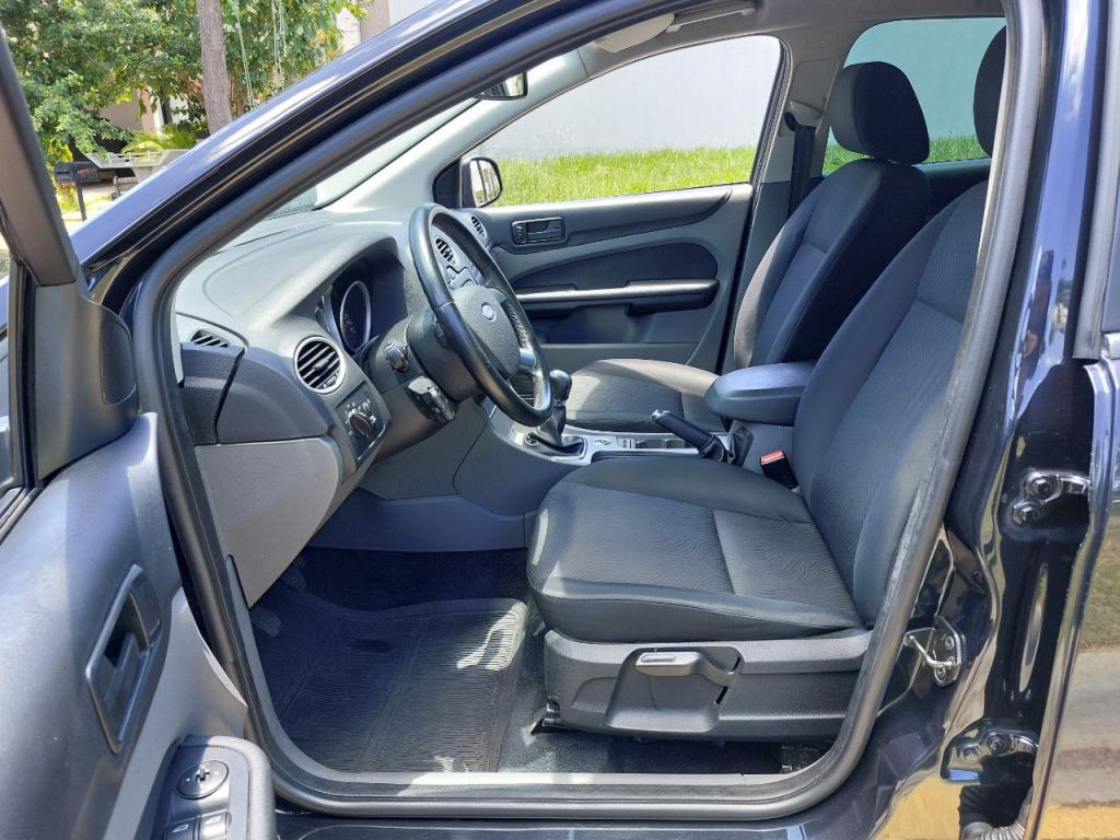 FORD Focus Hatch - Foto