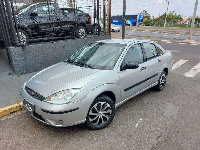 FORD Focus Sedan - Foto