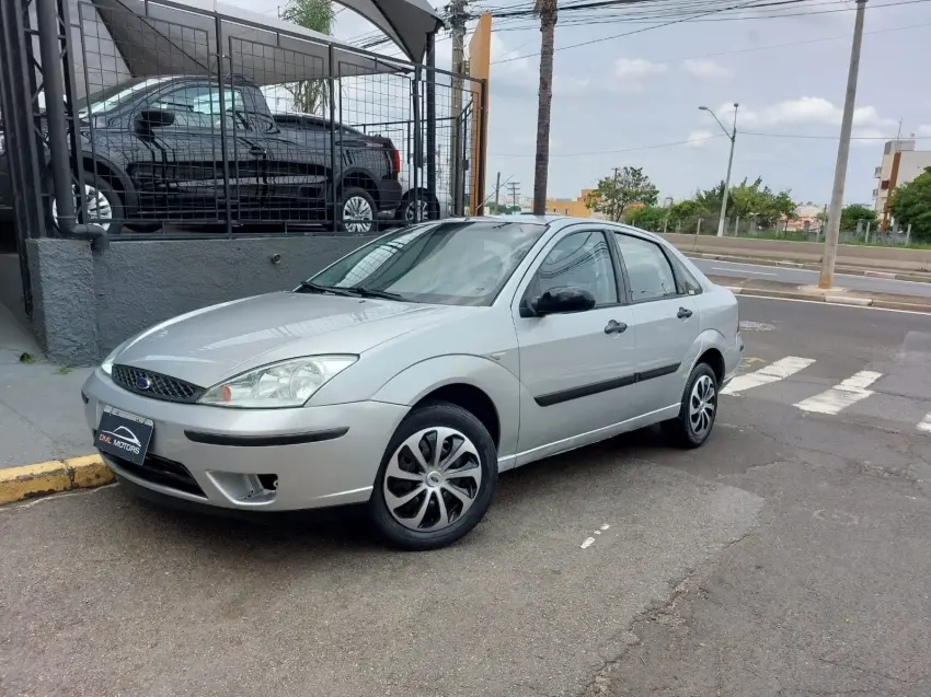 FORD Focus Sedan - Foto
