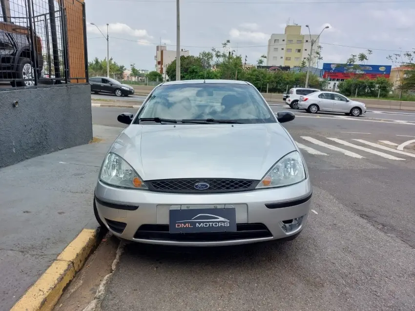 FORD Focus Sedan - Foto