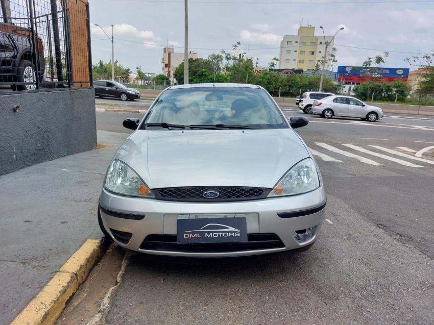 FORD Focus Sedan - Foto