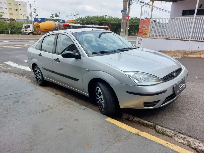 FORD Focus Sedan - Foto