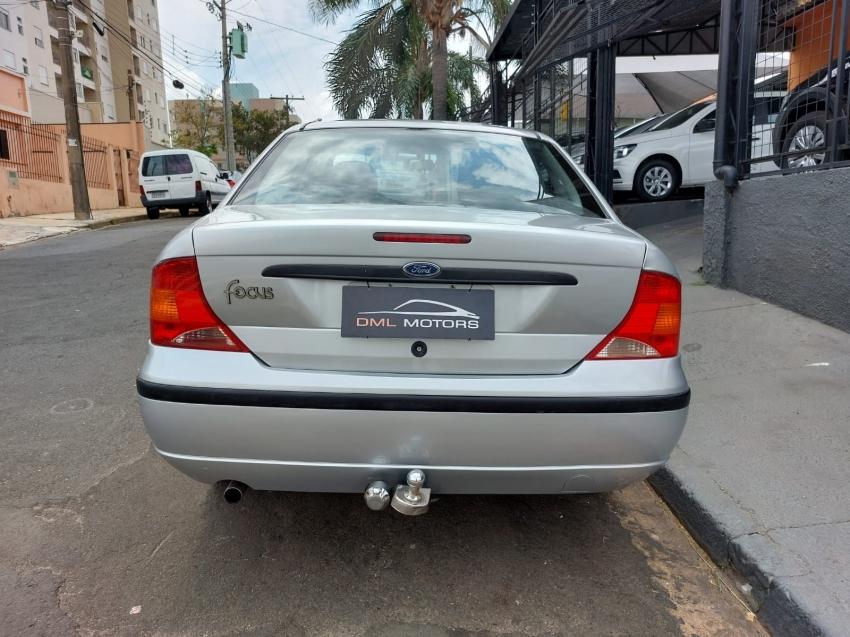 FORD Focus Sedan - Foto