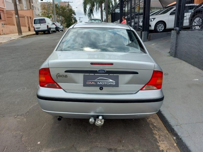 FORD Focus Sedan - Foto