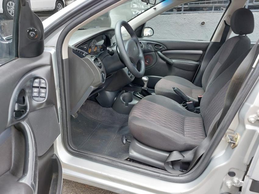 FORD Focus Sedan - Foto