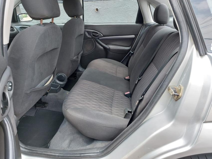 FORD Focus Sedan - Foto