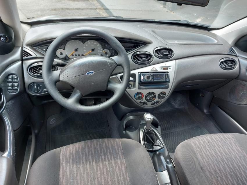 FORD Focus Sedan - Foto