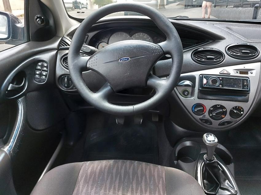 FORD Focus Sedan - Foto
