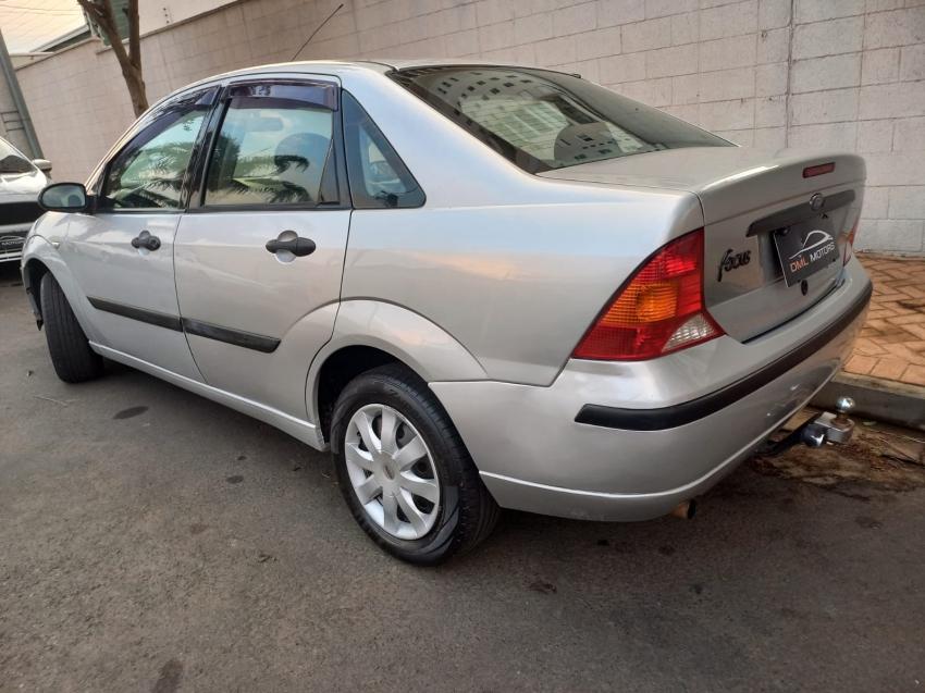 FORD Focus Sedan - Foto