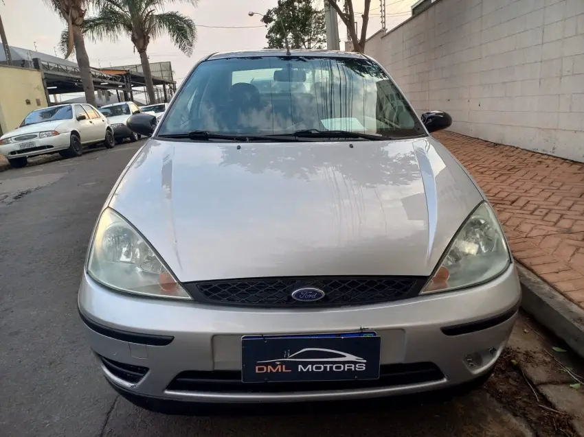 FORD Focus Sedan - Foto